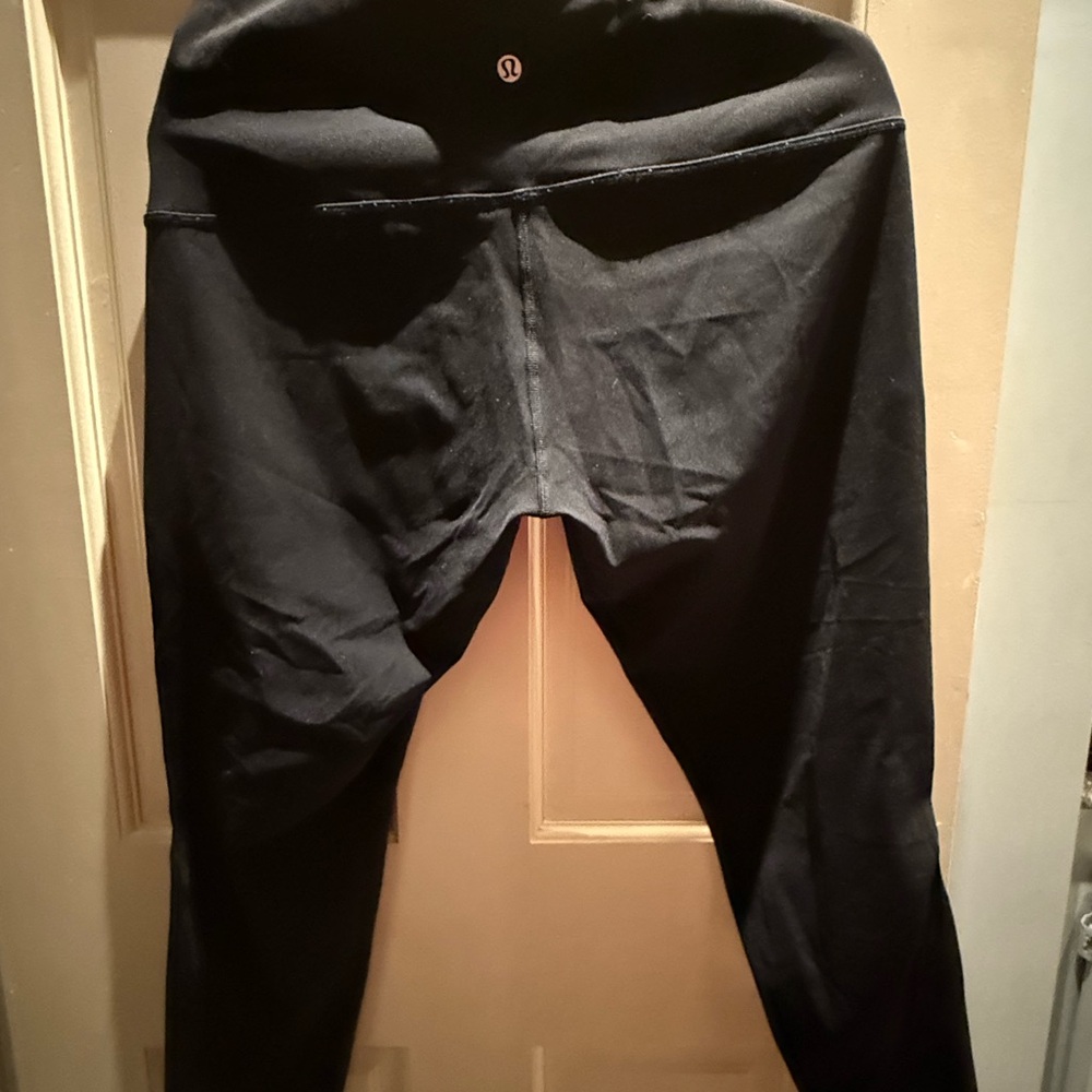 Lululemon Wonder Under Scalloped Hem High Rise Crop 23” Luxtreme Black